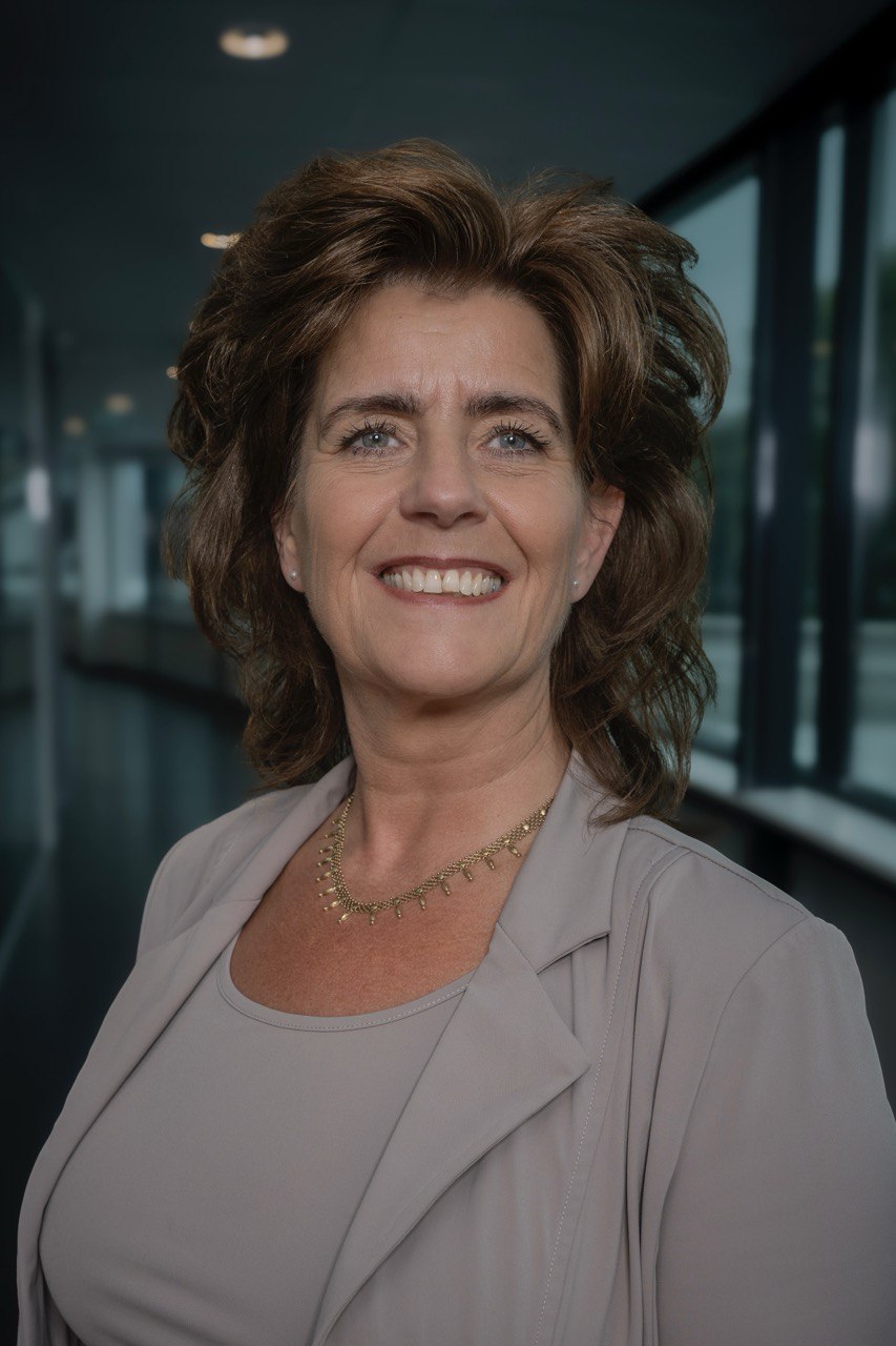 Lucy Wedzinga